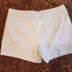 CROWN & IVY SHORTS WHITE